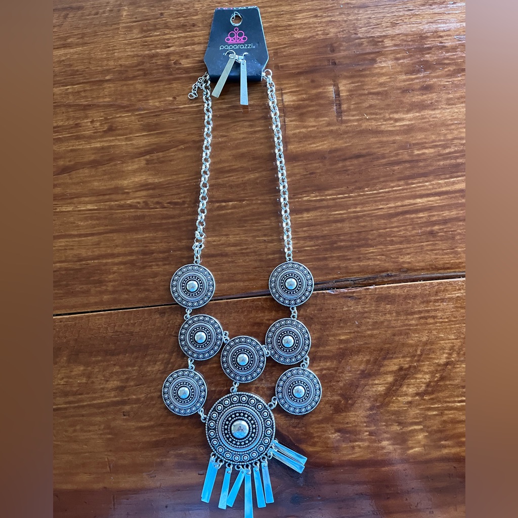Nwt Necklace And Earring Set In Silver Tone